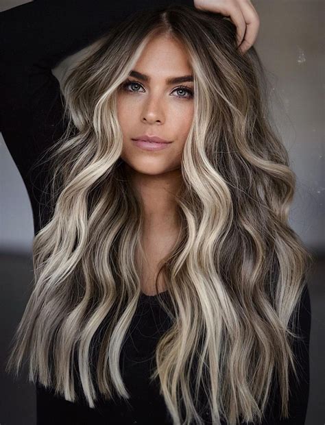 43 Best Brown Hairstyles With Blonde Highlights For 2025